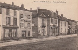 LA PACAUDIERE -  Place De La Mairie - La Pacaudiere