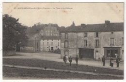 85 - MOUILLERON-EN-PAREDS - La Place Et Le Château - Mouilleron En Pareds