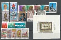 Luxembourg: Année 1974 ** (manque 832 Et 842 ) - Volledige Jaargang