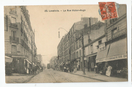 92 - Hauts De Seine - Levallois La Rue Victor Hugo Tramway , Animée 1911 - Levallois Perret