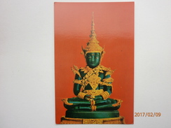 Postcard Close Up Emerald Buddha In Summer Attire Temple Bangkok Thailand My Ref B1736 - Bouddhisme