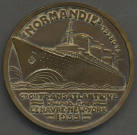 1935, "NORMANDIE" Literatur, Prospekte Und Drei Originalfotos (ca. 23,5 X 18 Cm). Dazu Eine Medaille Der "COMPAGNIE... - Ships