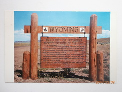 Postcard Welcome To Wyoming The Unspoiled State Wooden Sign My Ref B1748 - Altri & Non Classificati