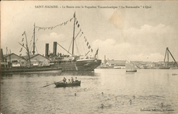 Le Bassin Avec Le Paquebot Transatlantique "La Normandie" à Quai - Saint Nazaire