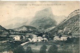 38. Le Mont Aiguille Et La Gare De Clelles - Clelles