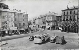 Montélimar - La Place Marx Dormoy, Ancienne Place D'Aygu, Nougat, 4 CV, Autocar, Tub Citroën - Carte Non Circulée - Montelimar