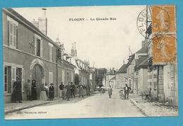 CPA - Gendarmerie La Grande Rue FLOGNY 89 - Flogny La Chapelle