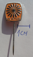 Rowing, Kayak, Canoe - VK IKTUS Osijek Croatia  PINS BADGES C - Rudersport