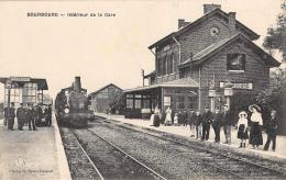 Bourbourg      59      Intérieur De La Gare   - Train -         (voir Scan) - Otros & Sin Clasificación