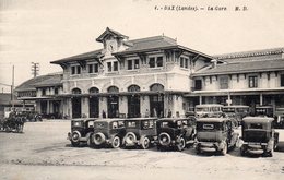 40 DAX LA GARE EXTERIEURE ANIMEE ANCIENNES VOITURES ATTELAGES VIEUX BUS - Tartas