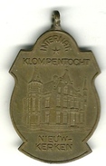 3068 Vz  Internat. Klompentocht Nieuw-Kerken – Kz Blanco - Tokens Of Communes