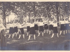 LARNAY. - Institution Des Sourdes-Muettes Et Jeunes Aveugles. Carte-Photo Grd Format RARE. La Gymnastique - Scuole