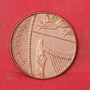 GREAT BRITAIN 1 PENNY 2010 -    KM# 1107 - (Nº17865) - 1 Penny & 1 New Penny