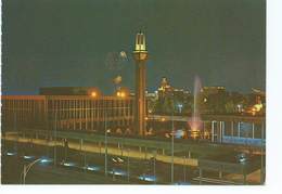 Parliment House Brunei Night Time Water Fountain In Full Blast Sw Singapore Postcard Issue D’un Carnet - Brunei