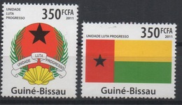 Guiné-Bissau Guinea Guinée Bissau 2011 Mi. 5383-84 Symbols Flag Coat Of Arm Drapeau Fahne - Sellos