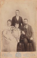 Delcampe - Austria - Linz - Family - Man With Beard - Siecle XIX - 19 - Photo C. Weidinger & Blasel 115x165 Mm - Lienz