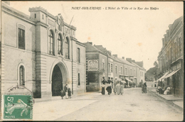 L'Hôtel De Ville Et La Rue Des Halles - Nort Sur Erdre