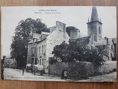 Erquy.l'église Et La Place - Erquy