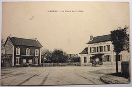 LA PLACE DE LA GARE - VIARMES - Viarmes