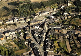 MARTELANGE (6630) : Vue Aérienne De La Ville Et De Son église. CPSM. - Martelange