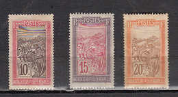 MADAGASCAR * YT N° 98 99 100 - Unused Stamps