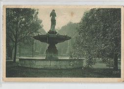 75 Paris Belle Fontaine Statue Femme Dans Les Jardins Des Champs Elysées 1928 - Arrondissement: 08