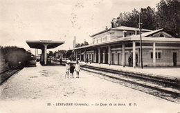 33 LESPARRE LA GARE ANIMEE LE QUAI DE LA GARE TRAIN - Lesparre Medoc