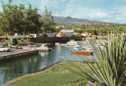 L'ILE DE LA REUNION. Le Port De Saint Pierre - Saint Pierre