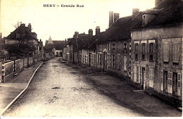 89 . Yonne :  Héry : Grande Rue . - Hery