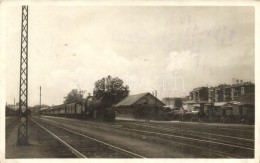 * T2 Fiume, Rijeka, Susak; Kolodvor / Railway Station With Locomotive - Ohne Zuordnung