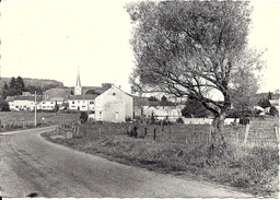 STE-ODE - LAVACHERIE-sur-OURTHE (6681) : Entrée Du Village. CPSM Rare. - Sainte-Ode