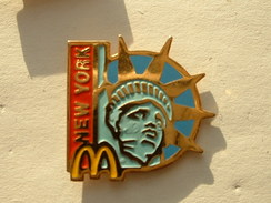 PIN'S MC DONALD NEW YORK - STATUT DE LA LIBERTE - McDonald's