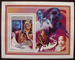 TCHAD Stevie Wonder,  Musique. BF De Luxe Du N° Yvert 578. Emis En 1996. ** MNH - Singers