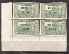 WALLIS Et FUTUNA 1930 ,Bloc De 4 COIN DE FEUILLE  VARIETE Petit "S", 30 C Gris Vert / Vert,  Neuf ** / MNH, Yv N° 51,TTB - Neufs