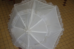 PARAPLUIE OMBRELLE ENFANT BLANC à DENTELLE - Sombrillas & Paraguas