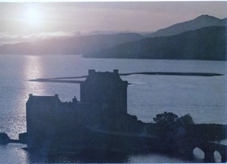 Sunset Over Loch Alsh And Eilean Donan Castle — Highland Region — Coucher De Soleil - Ross & Cromarty