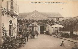 JOUY HOTEL DE LA PROVIDENCE LA TERRASSE EXTERIEURE - Jouy