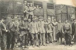 Themes Div Ref P888- Guerre 1914-18- Convoi De Prisonniers Alsaciens Lorrains En Gare De Juvisy -theme Gares  - - Juvisy-sur-Orge