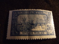 TIMBRE  GUADELOUPE   N  85   COTE  1,50  EUROS   NEUF  TRACE  CHARNIERE - Neufs