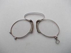 - Ancienne Paire De Lunettes. Lorgnon. Pince Nez. Début XXè - - Brillen