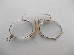 - Ancienne Paire De Lunettes. Lorgnon. Pince Nez. Début XXè - - Glasses