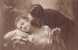 BAISER D'IVRESSE - Couples