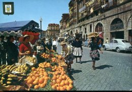 Portugal - Porto : Marché De Cais De Ribeira - Marchands Ambulants