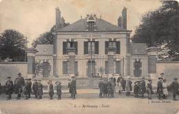 45 - LOIRET - ARTENAY - école - Animée - Artenay