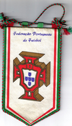 PORTUGAL CLOTH PENNANT/FLAG FEDERAÇÃO PORTUGUESA DE FUTEBOL FOOTBALL SOCCER VINTAGE - Uniformes Recordatorios & Misc