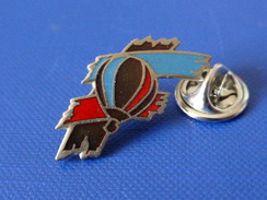 Pin´s Montgolfière Marron Rouge Bleue (YJ27) - Mongolfiere