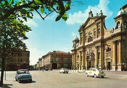 Italie. CPM. Emilia-Romagna. Carpi. Dôme Et Rue Manfredo Fanti (Auto, Fiat, Alfa Roméo) - Carpi