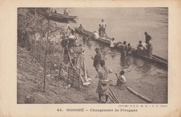 CPA - Ogooué - Chargement De Pirogues - Gabón