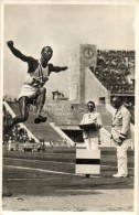 T2 1936 Berlin, Olympische Spiele / Olympic Games, Jesse Owens (USA) Gains The Gold Medal In The Long Run - Ohne Zuordnung