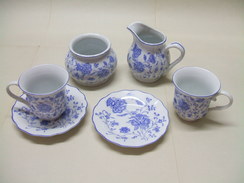 SERVICE à CAFÉ Porcelaine Véritable - Décor Floral Bleu - Cups